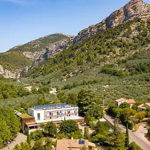 Camping La Fontaine D'annibal, Buis-les-Baronnies